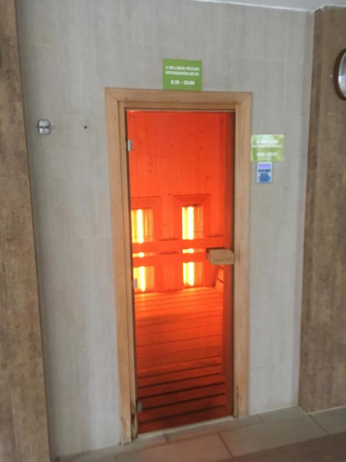 Relax Wellness Manzard Hajdúszoboszló Hajduszoboszlo Exterior foto